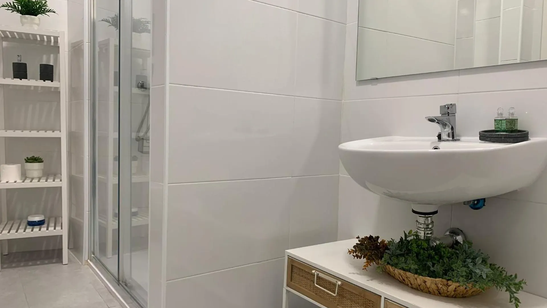 Apartamento Casa Urquinaona Cádiz 0*,  España